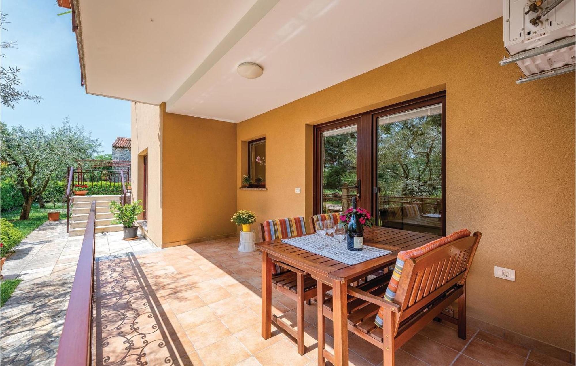 Stunning Apartment In Umag With Wifi Exteriér fotografie