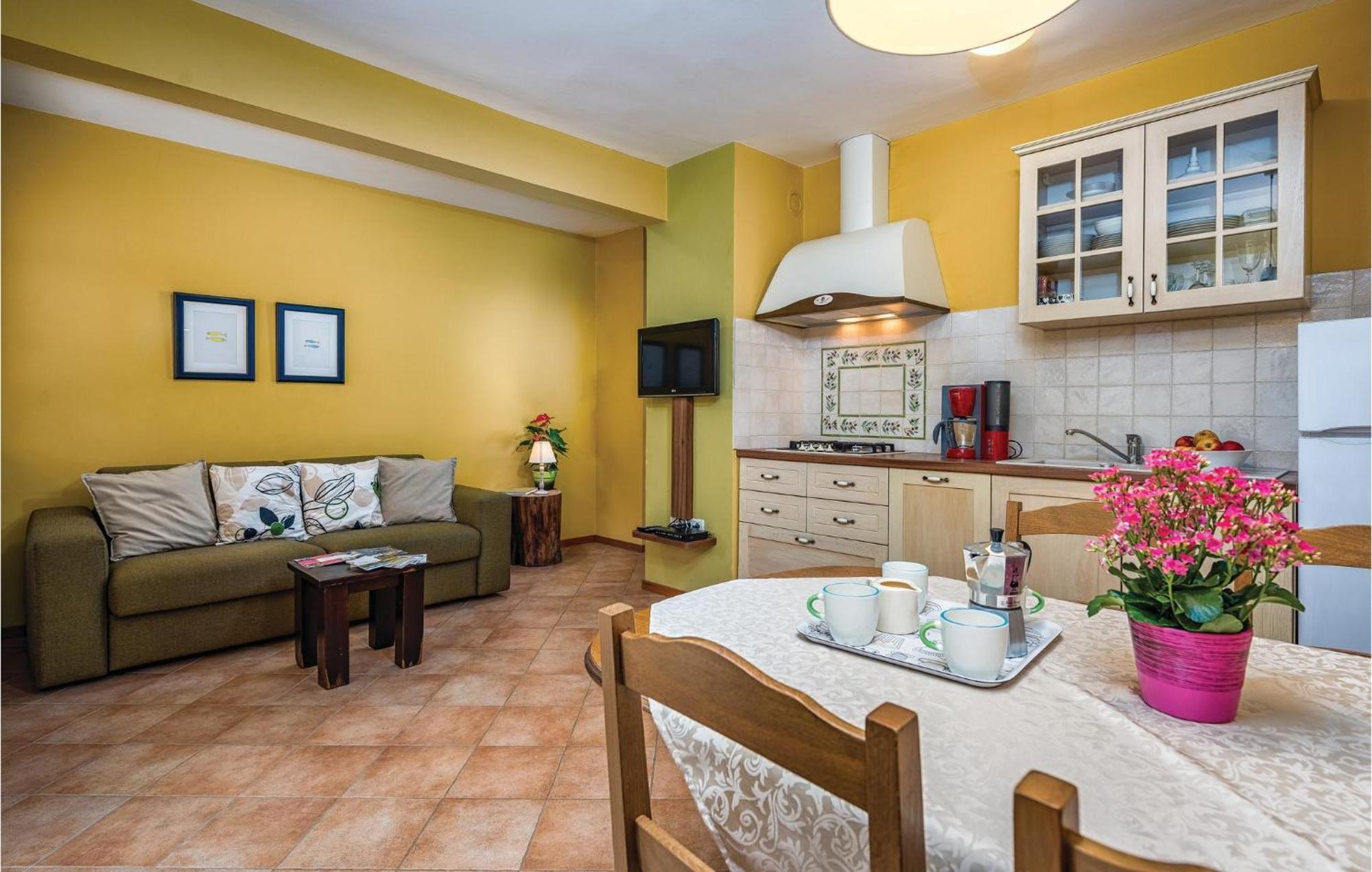 Stunning Apartment In Umag With Wifi Exteriér fotografie