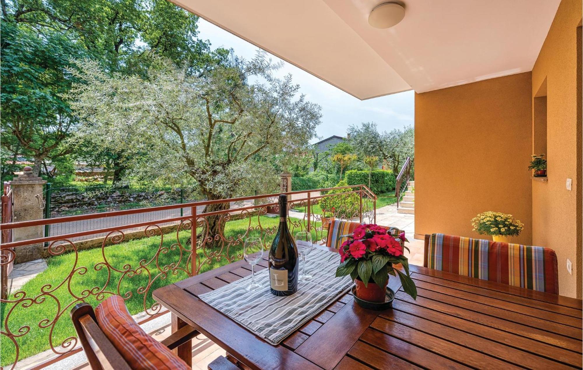 Stunning Apartment In Umag With Wifi Exteriér fotografie